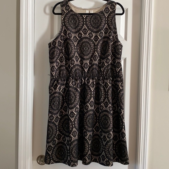 Sleeveless lace overlay dress (missing ribbon belt) - Picture 1 of 2